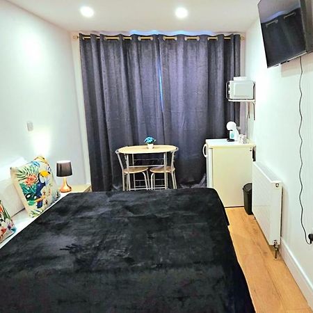 Penelope Ensuite Double Room London Exterior photo