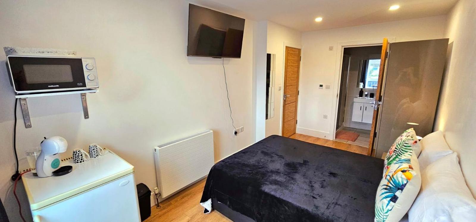 Penelope Ensuite Double Room London Exterior photo